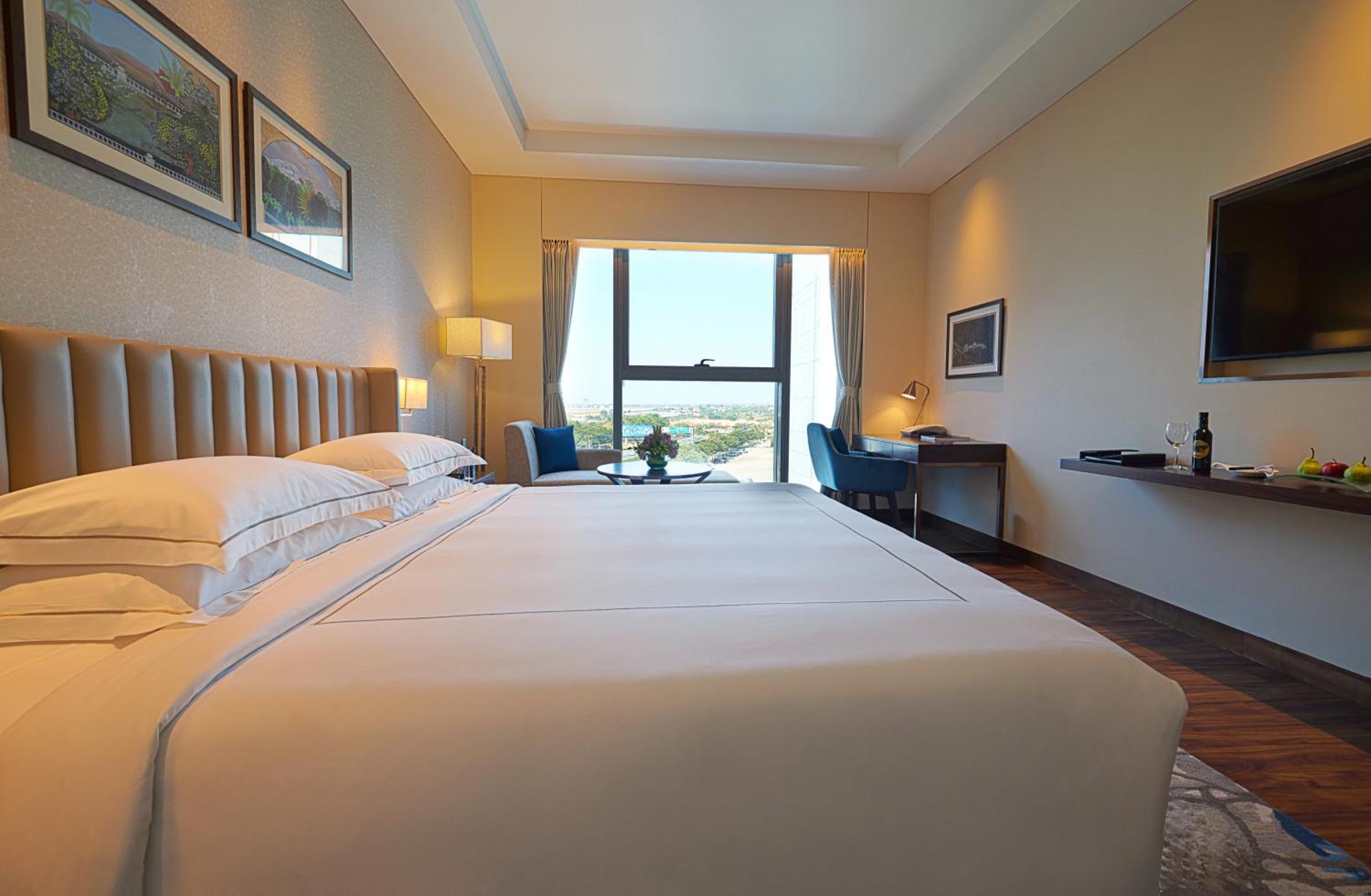 Taj Bangalore Devanahalli Екстер'єр фото Deluxe Room
