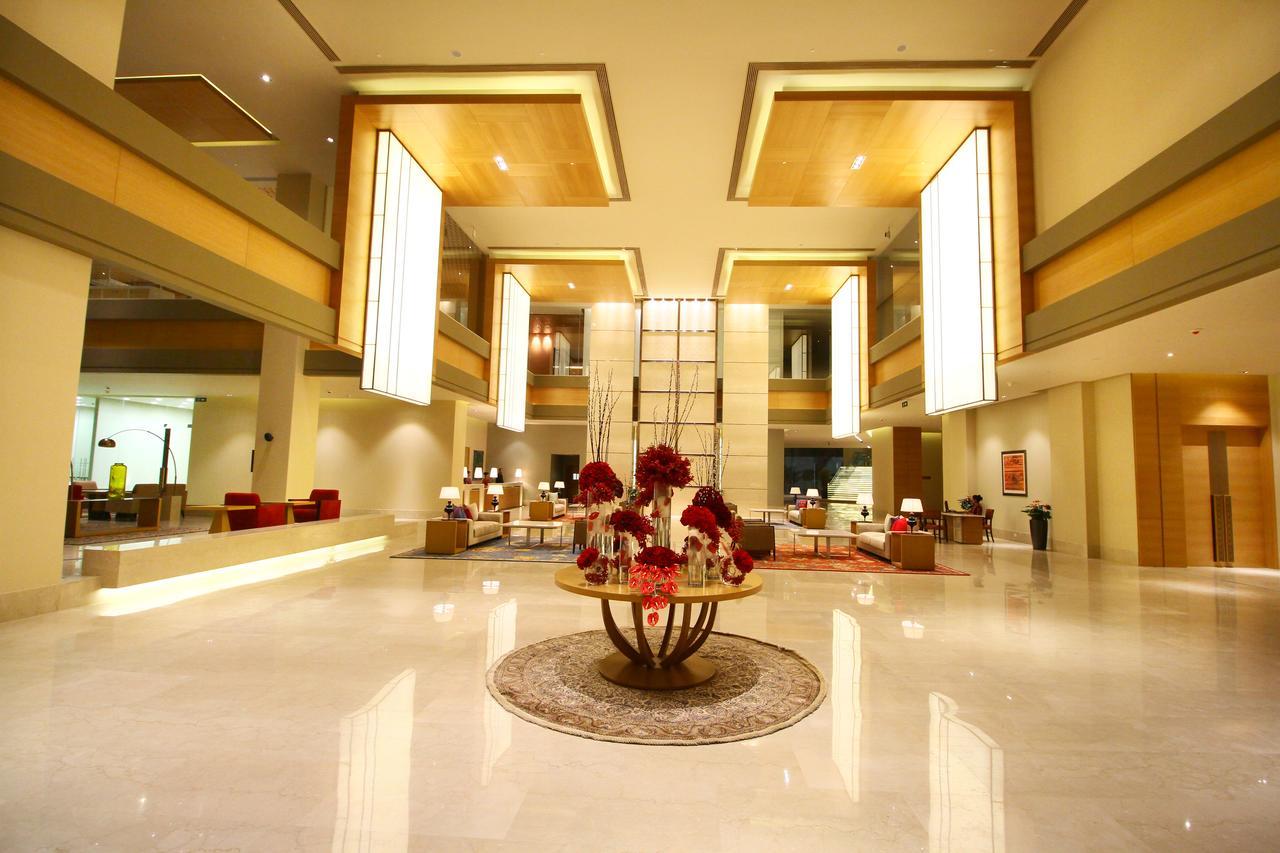 Taj Bangalore Devanahalli Екстер'єр фото The lobby of the hotel