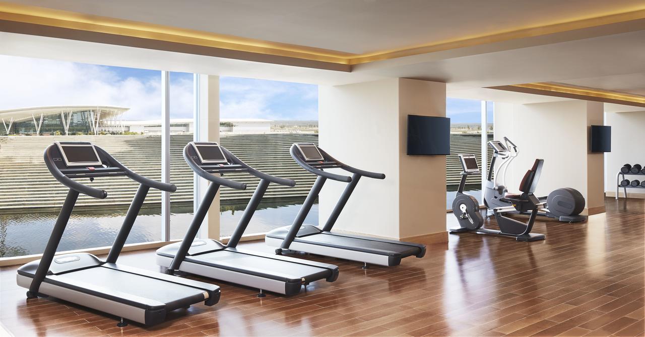 Taj Bangalore Devanahalli Екстер'єр фото The gym at the hotel