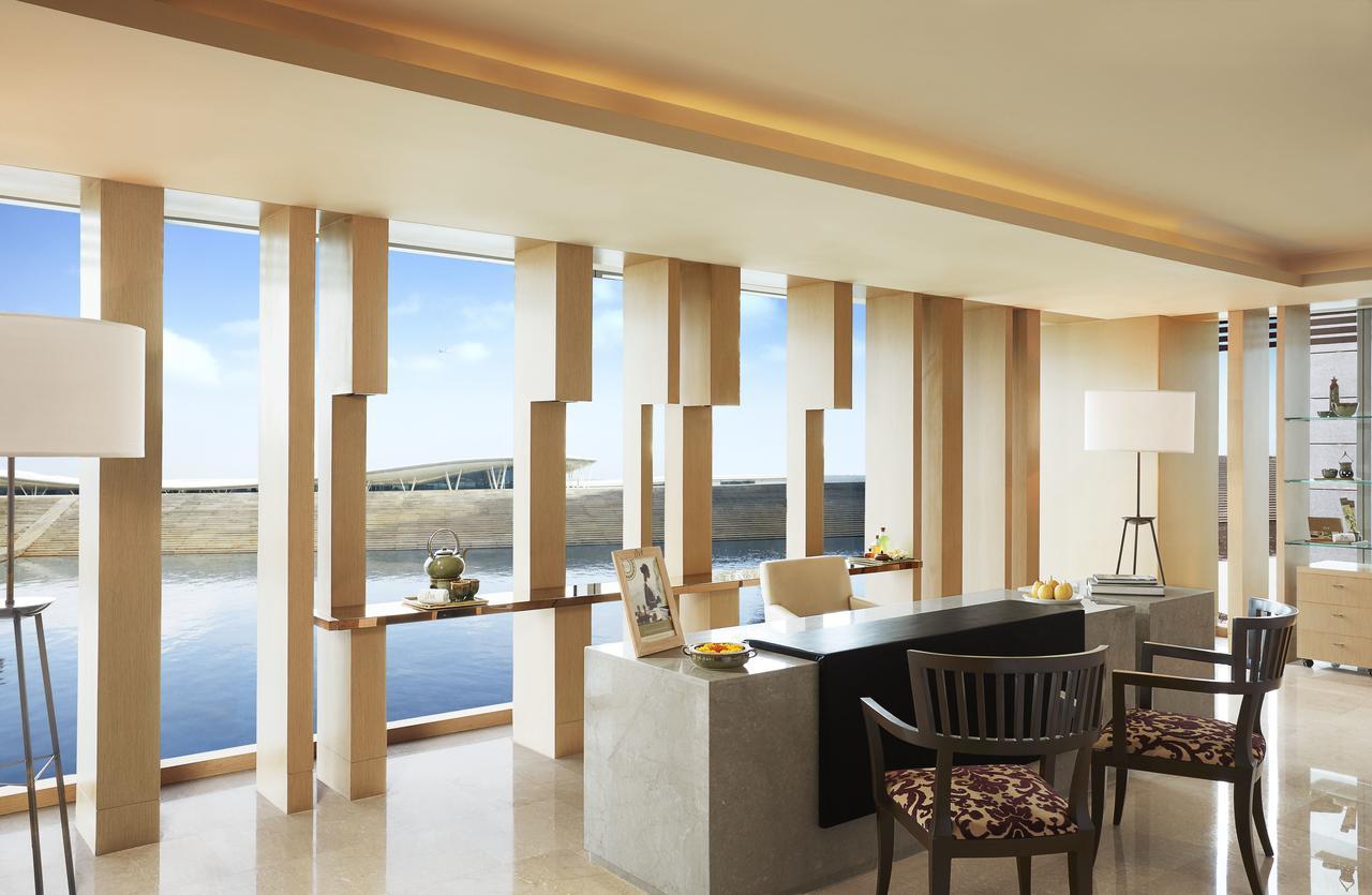 Taj Bangalore Devanahalli Екстер'єр фото The interior of the hotel